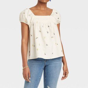 Universal Thread NWT Puff Cap Sleeve Cream Floral Top • Size 4X